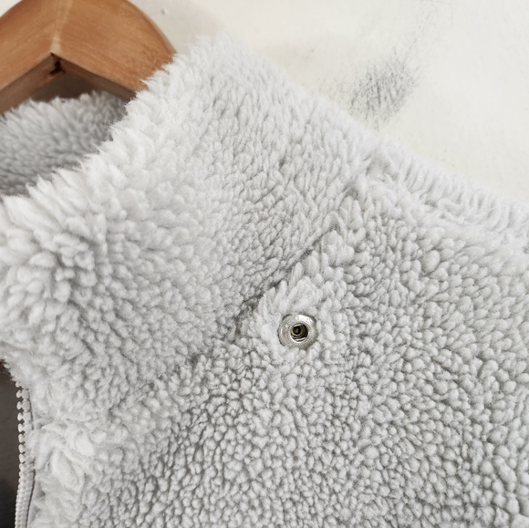 ALO Yoga Foxy Sherpa Jacket - Picture 4 of 11